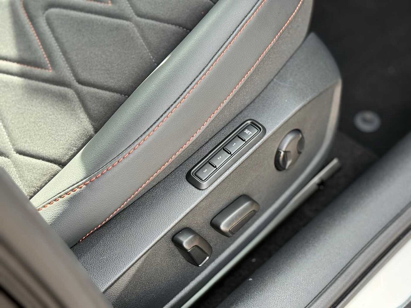 SEAT Leon 1.5 TSI EVO FR Sport 5dr